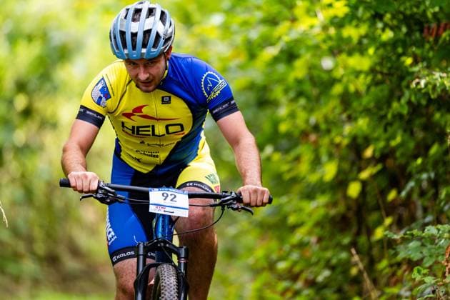 05.09.2026, GER, MTB Mountainbike XCO (Cross-Country Olympic), Saison 26, Junioren Maenner Frauen, XCO-Bikecup Mitteldeutsche Meisterschaft org. RSC Waltershausen e.V. Nick Planert (White Rock e.V., Elite Maenner) Nach einem Jahr Pause kehrte der XCO Bikecup in Bad Tabarz am Datenberg zum Finallauf auf eine der beliebtesten Rennstrecken der Serie zurück. Bad Tabarz ist ein traditionsreicher Austragungsort für den MTB in verschiedenen Disziplienen. In den vergangenen Jahren war der Datenberg bereits Schauplatz mehrerer Mitteldeutscher Meisterschaften im XCO sowie von Rennen der MTB-XCO-Nachwuchssichtung von German Cycling. Die anspruchsvolle Strecke hat sich damit überregional einen Namen gemacht und bietet beste Voraussetzungen für ein packendes Saisonfinale.Die abwechslungsreiche Strecke am Datenberg bietet dabei alles, was modernes Cross-Country-Racing ausmacht, technisch anspruchsvolle Passagen, steile Anstiege, schnelle Abfahrten und jede Menge Herausforderungen, bei denen Fahrtechnik, Kondition und Können gefragt sind. 99891 Bad Tabarz Gartenstraße Thüringer Wald Thüringen Deutschland