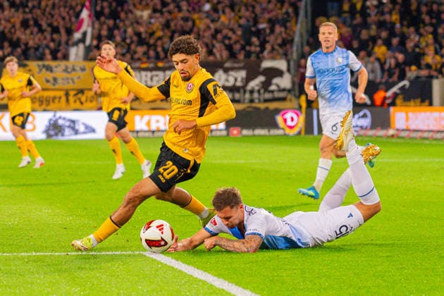 Deutschland: 2.Bundesliga, Saison 2026 2027, 05.09.2026, 4. Spieltag, SG Dynamo Dresden vs VfL Bochum, Rudolf-Harbig-Stadion : Ben Justus Bobzien (SG Dynamo Dresden, 20) im Zweikampf gegen Michael Steinwender (VfL Bochum, 15) *** Germany 2. Bundesliga, 2026–2027 Season, September 5, 2026, Matchday 4, SG Dynamo Dresden vs. VfL Bochum, Rudolf Harbig Stadium Ben Justus Bobzien (SG Dynamo Dresden, No. 20) in a tackle against Michael Steinwender (VfL Bochum, No. 15) Copyright: xMichellexLukax