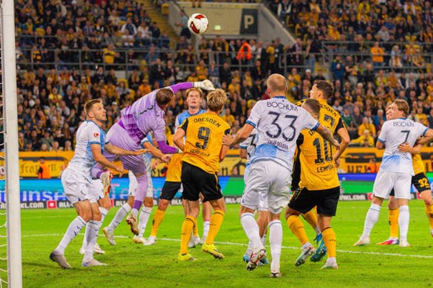 Deutschland: 2.Bundesliga, Saison 2026 2027, 05.09.2026, 4. Spieltag, SG Dynamo Dresden vs VfL Bochum, Rudolf-Harbig-Stadion : Timo Horn (VfL Bochum, 1) am Ball *** Germany 2. Bundesliga, 2026–2027 Season, September 5, 2026, Matchday 4, SG Dynamo Dresden vs. VfL Bochum, Rudolf Harbig Stadium, Timo Horn (VfL Bochum), 1 on the ball Copyright: xMichellexLukax