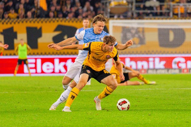Deutschland: 2.Bundesliga, Saison 2026 2027, 05.09.2026, 4. Spieltag, SG Dynamo Dresden vs VfL Bochum, Rudolf-Harbig-Stadion : Christian Rasmussen (VfL Bochum, 7) im Zweikampf gegen Friedrich Müller (SG Dynamo Dresden, 42) *** Germany 2. Bundesliga, 2026–2027 Season, September 5, 2026, Matchday 4, SG Dynamo Dresden vs. VfL Bochum, Rudolf Harbig Stadium; Christian Rasmussen (VfL Bochum), 7, in a tackle against Friedrich Müller (SG Dynamo Dresden), 42 Copyright: xMichellexLukax