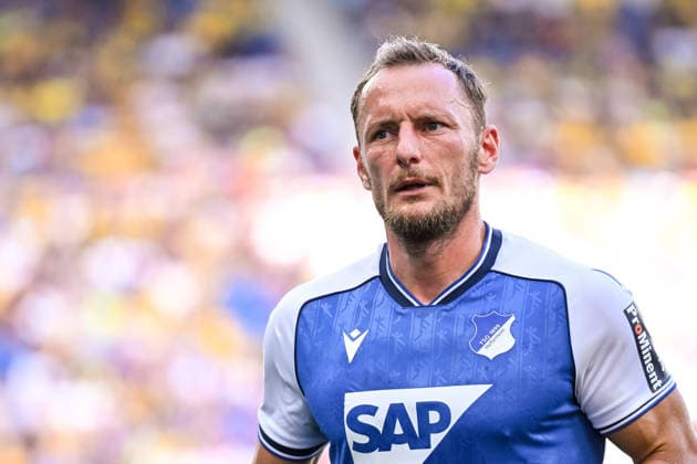 Vladimir Coufal (TSG 1899 Hoffenheim) Schaut waehrend des spiels der 1. Bundesliga zwischen TSG Hoffenheim und Borussia Dortmund, SNP Arena am 05. September 2026 in Sinsheim, Deutschland. (Foto von Harry Langer DeFodi Images) +++ Vladimir Coufal (TSG 1899 Hoffenheim) Looks on during the Bundesliga match between TSG Hoffenheim and Borussia Dortmund at SNP Arena on September 5, 2026 in Sinsheim, Germany. (Photo by Harry Langer DeFodi Images) DFB DFL REGULATIONS PROHIBIT ANY USE OF PHOTOGRAPHS AS IMAGE SEQUENCES AND OR QUASI-VIDEO. (Photo by Harry Langer DeFodi Images) DFB DFL REGULATIONS PROHIBIT ANY USE OF PHOTOGRAPHS AS IMAGE SEQUENCES AND OR QUASI-VIDEO. - *** Vladimir Coufal of TSG 1899 Hoffenheim looks on during the Bundesliga match between TSG Hoffenheim and Borussia Dortmund, at the SNP Arena on September 5, 2026, in Sinsheim, Germany. Photo by Harry Langer, DeFodi Images. Vladimir Coufal of TSG 1899 Hoffenheim looks on during the Bundesliga match between TSG Hoffenheim and Borussia Dortmund at the SNP Arena on September 5, 2026, in Sinsheim, Germany. Photo by Harry Langer, DeFodi Images. DFB and DFL regulations prohibit any use of photographs as image sequences and or quasi-video. Photo by Harry Langer, DeFodi Images. DFB and DFL regulations prohibit any use of photographs as imSEQUENCES AND OR QUASI-VIDEO