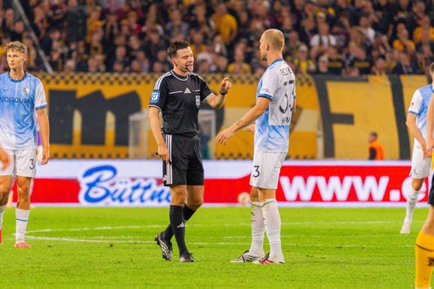 Deutschland: 2.Bundesliga, Saison 2026 2027, 05.09.2026, 4. Spieltag, SG Dynamo Dresden vs VfL Bochum, Rudolf-Harbig-Stadion : Harm Osmers (Schiedsrichter), Philipp Hofmann (VfL Bochum, 33) *** Germany 2. Bundesliga, 2026–2027 season, September 5, 2026, Matchday 4, SG Dynamo Dresden vs. VfL Bochum, Rudolf Harbig Stadium, Harm Osmers (referee), Philipp Hofmann (VfL Bochum), 33 Copyright: xMichellexLukax