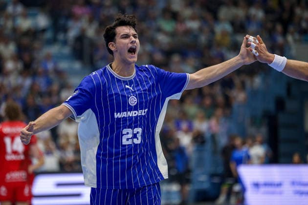 05.09.2026, xsefx, Handball, 1. HBL, VfL Gummersbach - MT Melsungen, Saison 2026 2027 Herren, Schwalbe-Arena: Nikola Roganovic (VfL Gummersbach 23) jubelt nach einem Treffer Nordrhein-Westfalen Deutschland