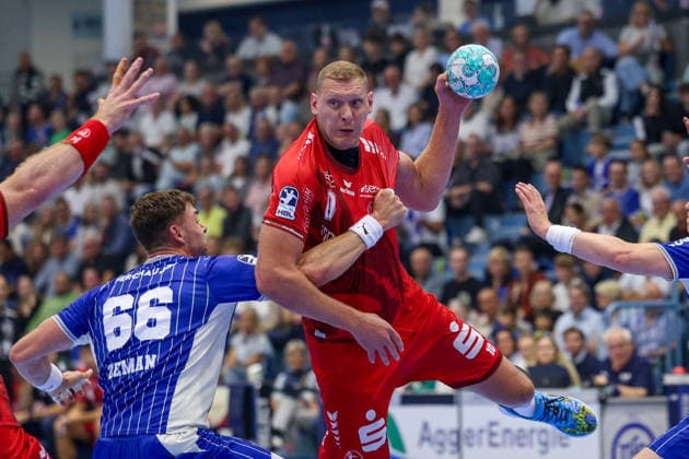 05.09.2026, xsefx, Handball, 1. HBL, VfL Gummersbach - MT Melsungen, Saison 2026 2027 Herren, Schwalbe-Arena: Dainas Kristopans (MT Melsungen 10) im Wurf auf das Tor Nordrhein-Westfalen Deutschland