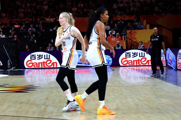 05.09.2026, GER, Basketball, Frauen , Basketball-WM, 2026, 1. Spieltag, Deutschland vs. Japan Nyara Sabally ( Deutschland 8 ), Frieda Buehner ( Deutschland 20 ) Berlin Max-Schmeling-Halle Berlin Deutschland Copyright: xNordphotox xEnglerx