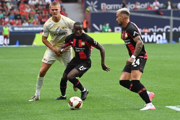Mussa DIABY (LEV) gegen Tom ROTHE (UB) Aktion, Zweikampf,, rechts Aleix GARCIA (LEV) Fussball 1. Bundesliga, 2.Spieltag, matchday2, Bayer Leverkusen (LEV) - 1. FC Union Berlin (UB) 4-0 am 18.04.2026 in Leverkusen Deutschland. DFL regulations prohibit any use of photographs as image sequences and or quasi-video Â *** Mussa DIABY (LEV) vs. Tom ROTHE (UB) – Action, tackle, right side; Aleix GARCIA (LEV) – Soccer, 1. Bundesliga, Matchday 2, matchday2, Bayer Leverkusen (LEV) 1, FC Union Berlin (UB) 4–0 on April 18, 2026, in Leverkusen, Germany. DFL regulations prohibit any use of photographs as image sequences and or quasi-video.
