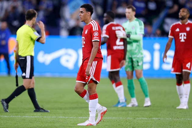 MUSIALA Jamal Team FC Bayern Muenchen nach dem Spiel DFL Fussball Bundesliga Saison 2026 - 2027 BL Spiel FC Schalke 04 - FC Bayern Muenchen 0 : 0 Gelsenkirchen am 05. 09. 2026 DFL REGULATIONS PROHIBIT ANY USE OF PHOTOGRAPHS as IMAGE SEQUENCES and or QUASI-VIDEO *** MUSIALA Jamal Team FC Bayern Munich after the DFL Bundesliga soccer match of the 2026–2027 season: FC Schalke 04 vs. FC Bayern Munich (0–0) in Gelsenkirchen on September 5, 2026. DFL regulations prohibit any use OF PHOTOGRAPHS AS IMAGE SEQUENCES AND OR QUASI-VIDEO Copyright: xLacixPerenyix