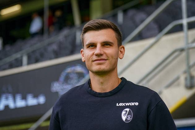 Deutschland: Fussball Bundesliga 2026 - 2027, 2. Spieltag - SC Paderborn 07 vs SC Freiburg - Home-Deluxe-Arena (Paderborn): Yannik Engelhardt (SC Freiburg, 16) Copyright: xJOERANxSTEINSIEKx