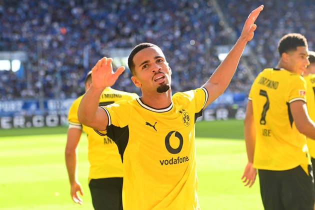 Torjubel DO nach Tor zum 2-3 mit v.re: Ethan Chidebere NWANERI (Borussia Dortmund), Jubel,Freude,Begeisterung,Aktion, Fussball 1. Bundesliga Saison 2026 2027, 2.Spieltag, Spieltag02,, TSG 1899 Hoffenheim - Borussia Dortmund 2-3 am 05.09.2026 , SNP ARENA *** Goal celebration by Ethan Chidebere NWANERI of Borussia Dortmund after scoring the 2-3 goal, celebration, joy, excitement, action, soccer, Bundesliga Season 2026–2027, Matchday 2, Matchday 02, TSG 1899 Hoffenheim vs. Borussia Dortmund 2–3 on September 5, 2026, SNP ARENA
