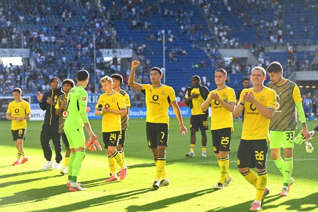 SCHLUSSJUBEL, Teamfoto,Team,Mannschaft,Mannschaftsfoto, Speielr DO, Jubel,Freude,Begeisterung, Fussball 1. Bundesliga Saison 2026 2027, 2.Spieltag, Spieltag02,, TSG 1899 Hoffenheim - Borussia Dortmund 2-3 am 05.09.2026 , SNP ARENA *** Victory Celebration, Team Photo, Team, Squad, Team Photo, Player DO, Celebration, Joy, Excitement, Soccer, Bundesliga 1, 2026–2027 Season, Matchday 2, Matchday 02, TSG 1899 Hoffenheim vs. Borussia Dortmund 2–3 on September 5, 2026, SNP ARENA