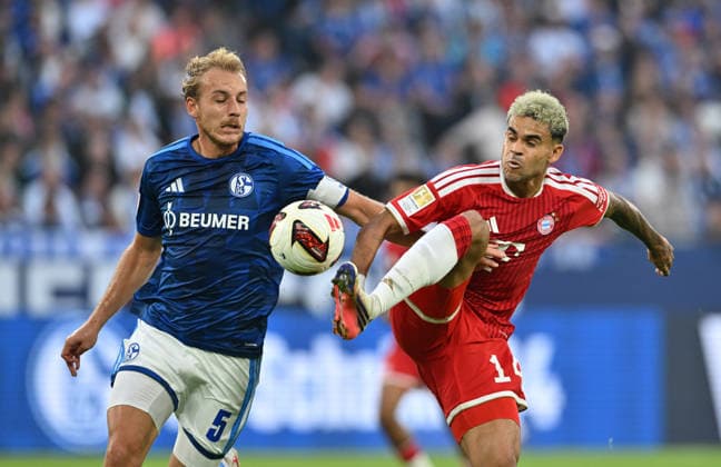 (l-r) Timo Becker (FC Schalke 04), Luis Diaz (Bayern München) Aktion, Zweikampf, Fussball 1. Bundesliga, 2.Spieltag, FC Schalke 04 - FC Bayern München 0:0, am 05.09.2026 in Gelsenkirchen Deutschland. DFL regulations prohibit any use of photographs as image sequences and or quasi-video Â *** l r Timo Becker, FC Schalke 04, Luis Diaz, Bayern Munich—Action, Tackle, Soccer, Bundesliga 1, Matchday 2, FC Schalke 04 vs. FC Bayern Munich 0–0, on September 5, 2026, in Gelsenkirchen, Germany. DFL regulations prohibit any use of photographs as image sequences and or quasi-video.