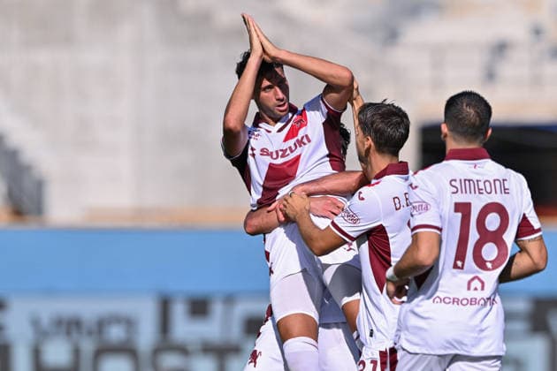 SOCCER - Serie A - ACF Fiorentina vs. Torino FC Photo by IPA ABACAPRESS.COM88161269 - Torino FC midfielder Rolando Mandragora apologizes to his former teammates after scoring a goal during the ACF Fiorentina vs. Torino FC Serie A soccer match in Florence, Italy, on September 5, 2026 Florence Italy  Copyright: xIPAxSport ABACAx