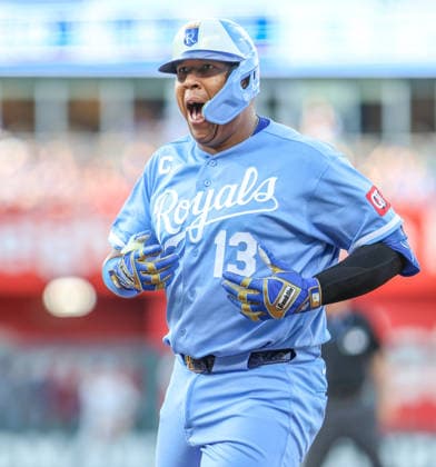 SEP 5, 2026: Kansas City Royals designated hitter Salvador Perez (13) hits a single in the 1st inning against the Blue Jays at Kauffman Stadium Kansas City, MO. CSM MLB, Baseball Herren, USA 2026: Blue Jays Vs Royals Sep 5th  - ZUMAc04_ 20260905_zma_c04_388 Copyright: xRomanxPunox