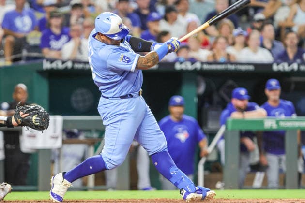 SEP 5, 2026: Kansas City Royals designated hitter Salvador Perez (13) hits a single in the 8th inning against the Blue Jays at Kauffman Stadium Kansas City, MO. CSM MLB, Baseball Herren, USA 2026: Blue Jays Vs Royals Sep 5th  - ZUMAc04_ 20260905_zma_c04_401 Copyright: xRomanxPunox