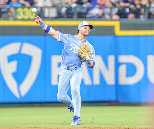 SEP 5, 2026: Kansas City Royals shortstop Bobby Witt Jr. (7) throws the ball to first base against the Blue Jays at Kauffman Stadium Kansas City, MO. CSM Kansas City United States - ZUMAc04_ 20260905_zma_c04_422 Copyright: xRomanxPunox