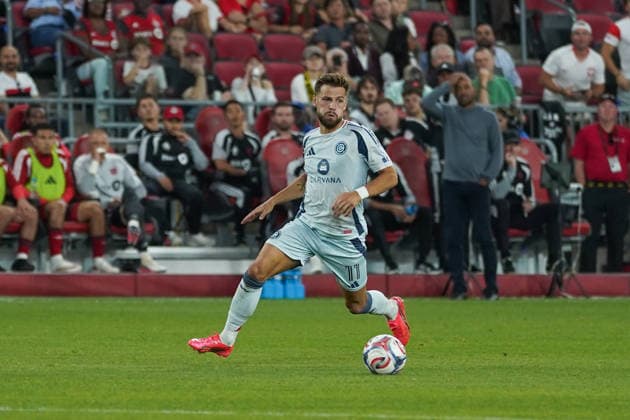 Toronto FC v Chicago Fire FC - MLS, Fussball Herren, USA Philip Zinckernagel 11 of Chicago Fire FC runs with the ball during the Major League Soccer Match between Toronto FC and Chicago Fire FC at BMO Field Stadium. on September 5, 2026 in Toronto, Canada. (Photo by Leonardo Ramirez Eyepix Group) Copyright: xLeonardoxRamirezx xEyepixxGroupx LR05092026-08853