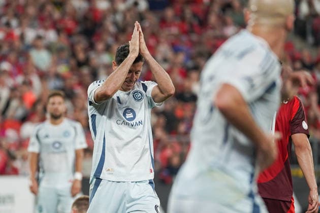 Toronto FC v Chicago Fire FC - MLS, Fussball Herren, USA Robert Lewandowski 09 of Chicago Fire FC reacts after missing a goal opportunity during the Major League Soccer Match between Toronto FC and Chicago Fire FC at BMO Field Stadium. on September 5, 2026 in Toronto, Canada. (Photo by Leonardo Ramirez Eyepix Group) Copyright: xLeonardoxRamirezx xEyepixxGroupx LR05092026-08766