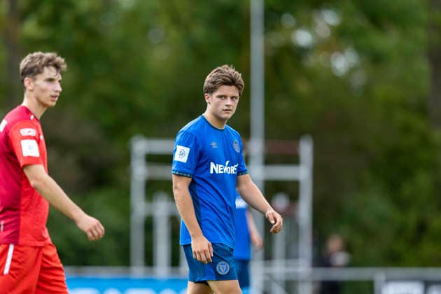 U17, U 17 DFB-Nachwuchsliga - Vorrunde Gruppe H: FC Rot-Weiß Erfurt vs. Eintracht Braunschweig; Erfurt; 05.09.2026 Joshua Niemeyer ( 17; Eintracht Braunschweig U17) U17 DFB-Nachwuchsliga - Vorrunde Gruppe H: FC Rot-Weiß Erfurt vs. Eintracht Braunschweig; Hauptplatz Cyriaksgebreite Erfurt; 05.09.2026 DFB REGULATIONS PROHIBIT ANY USE OF PHOTOGRAPHS AS IMAGE SEQUENCES AND OR QUASI-VIDEO. Copyright: xBEAUTIFULxSPORTS Duehringx