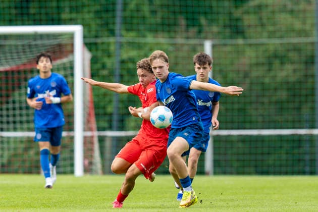 U17, U 17 DFB-Nachwuchsliga - Vorrunde Gruppe H: FC Rot-Weiß Erfurt vs. Eintracht Braunschweig; Erfurt; 05.09.2026 Ferdi Altendorf ( 10; FC Rot-Weiß Erfurt U17) gegen Mattis Emil Wilke ( 4; Eintracht Braunschweig U17) U17 DFB-Nachwuchsliga - Vorrunde Gruppe H: FC Rot-Weiß Erfurt vs. Eintracht Braunschweig; Hauptplatz Cyriaksgebreite Erfurt; 05.09.2026 DFB REGULATIONS PROHIBIT ANY USE OF PHOTOGRAPHS AS IMAGE SEQUENCES AND OR QUASI-VIDEO. Copyright: xBEAUTIFULxSPORTS Duehringx