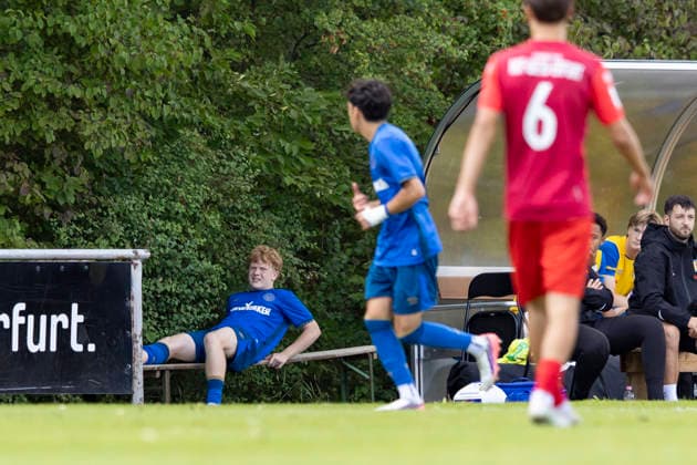 U17, U 17 DFB-Nachwuchsliga - Vorrunde Gruppe H: FC Rot-Weiß Erfurt vs. Eintracht Braunschweig; Erfurt; 05.09.2026 Leo Ganski ( 23; Eintracht Braunschweig U17) (verletzt) U17 DFB-Nachwuchsliga - Vorrunde Gruppe H: FC Rot-Weiß Erfurt vs. Eintracht Braunschweig; Hauptplatz Cyriaksgebreite Erfurt; 05.09.2026 DFB REGULATIONS PROHIBIT ANY USE OF PHOTOGRAPHS AS IMAGE SEQUENCES AND OR QUASI-VIDEO. Copyright: xBEAUTIFULxSPORTS Duehringx