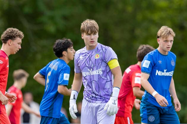 U17, U 17 DFB-Nachwuchsliga - Vorrunde Gruppe H: FC Rot-Weiß Erfurt vs. Eintracht Braunschweig; Erfurt; 05.09.2026 Lenn Rüger ( 1; Eintracht Braunschweig U17) U17 DFB-Nachwuchsliga - Vorrunde Gruppe H: FC Rot-Weiß Erfurt vs. Eintracht Braunschweig; Hauptplatz Cyriaksgebreite Erfurt; 05.09.2026 DFB REGULATIONS PROHIBIT ANY USE OF PHOTOGRAPHS AS IMAGE SEQUENCES AND OR QUASI-VIDEO. Copyright: xBEAUTIFULxSPORTS Duehringx