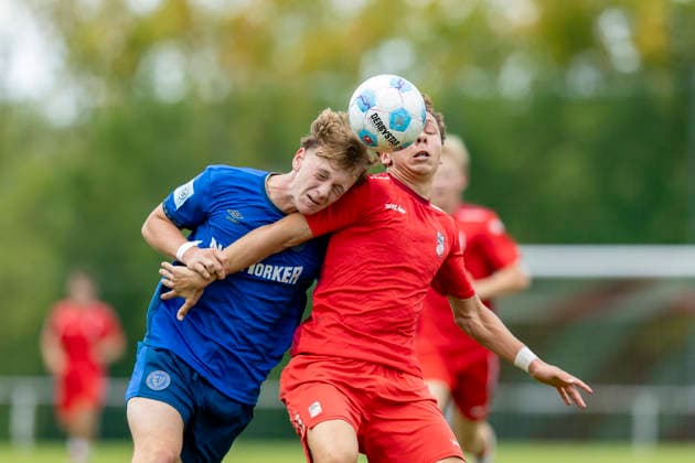 U17, U 17 DFB-Nachwuchsliga - Vorrunde Gruppe H: FC Rot-Weiß Erfurt vs. Eintracht Braunschweig; Erfurt; 05.09.2026 Mattis Emil Wilke ( 4; Eintracht Braunschweig U17) gegen Ferdi Altendorf ( 10; FC Rot-Weiß Erfurt U17) U17 DFB-Nachwuchsliga - Vorrunde Gruppe H: FC Rot-Weiß Erfurt vs. Eintracht Braunschweig; Hauptplatz Cyriaksgebreite Erfurt; 05.09.2026 DFB REGULATIONS PROHIBIT ANY USE OF PHOTOGRAPHS AS IMAGE SEQUENCES AND OR QUASI-VIDEO. Copyright: xBEAUTIFULxSPORTS Duehringx
