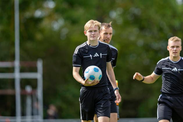U17, U 17 DFB-Nachwuchsliga - Vorrunde Gruppe H: FC Rot-Weiß Erfurt vs. Eintracht Braunschweig; Erfurt; 05.09.2026 Paul Behlau (Schiedsrichter) U17 DFB-Nachwuchsliga - Vorrunde Gruppe H: FC Rot-Weiß Erfurt vs. Eintracht Braunschweig; Hauptplatz Cyriaksgebreite Erfurt; 05.09.2026 DFB REGULATIONS PROHIBIT ANY USE OF PHOTOGRAPHS AS IMAGE SEQUENCES AND OR QUASI-VIDEO. Copyright: xBEAUTIFULxSPORTS Duehringx
