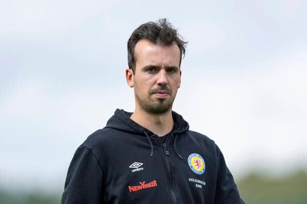 U17, U 17 DFB-Nachwuchsliga - Vorrunde Gruppe H: FC Rot-Weiß Erfurt vs. Eintracht Braunschweig; Erfurt; 05.09.2026 Niels Quante (Trainer; Eintracht Braunschweig U17) U17 DFB-Nachwuchsliga - Vorrunde Gruppe H: FC Rot-Weiß Erfurt vs. Eintracht Braunschweig; Hauptplatz Cyriaksgebreite Erfurt; 05.09.2026 DFB REGULATIONS PROHIBIT ANY USE OF PHOTOGRAPHS AS IMAGE SEQUENCES AND OR QUASI-VIDEO. Copyright: xBEAUTIFULxSPORTS Duehringx