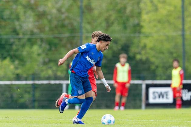 U17, U 17 DFB-Nachwuchsliga - Vorrunde Gruppe H: FC Rot-Weiß Erfurt vs. Eintracht Braunschweig; Erfurt; 05.09.2026 Yassine Ali ( 14; Eintracht Braunschweig U17) U17 DFB-Nachwuchsliga - Vorrunde Gruppe H: FC Rot-Weiß Erfurt vs. Eintracht Braunschweig; Hauptplatz Cyriaksgebreite Erfurt; 05.09.2026 DFB REGULATIONS PROHIBIT ANY USE OF PHOTOGRAPHS AS IMAGE SEQUENCES AND OR QUASI-VIDEO. Copyright: xBEAUTIFULxSPORTS Duehringx