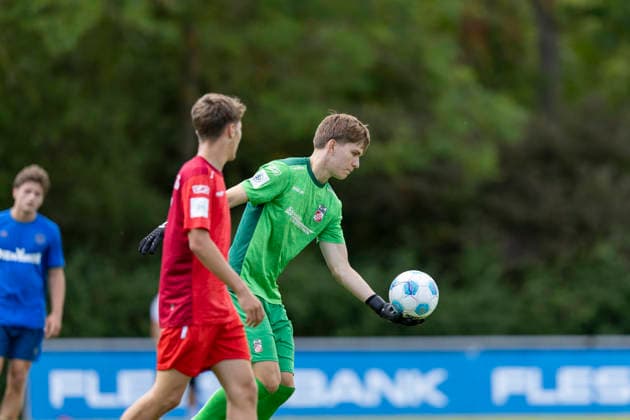 U17, U 17 DFB-Nachwuchsliga - Vorrunde Gruppe H: FC Rot-Weiß Erfurt vs. Eintracht Braunschweig; Erfurt; 05.09.2026 Lennart Kadisch ( 1; FC Rot-Weiß Erfurt U17) U17 DFB-Nachwuchsliga - Vorrunde Gruppe H: FC Rot-Weiß Erfurt vs. Eintracht Braunschweig; Hauptplatz Cyriaksgebreite Erfurt; 05.09.2026 DFB REGULATIONS PROHIBIT ANY USE OF PHOTOGRAPHS AS IMAGE SEQUENCES AND OR QUASI-VIDEO. Copyright: xBEAUTIFULxSPORTS Duehringx