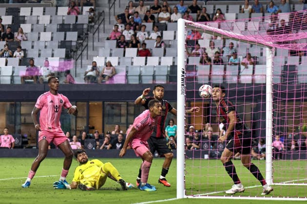 September 5, 2026, Miami, Florida, USA: YANNICK BRIGHT (42) of Inter Miami CF battles for a ball with JUNIOR ALONSO (6) and LUCAS HOYOS (1) of Atlanta United during a Major League soccer match between Inter Miami CF and Atlanta United FC Soccer 2026: Inter Miami CF 2:2 Atlanta United FC.  - ZUMAa257 20260905_zsp_a257_029 Copyright: xChrisxArjoonx