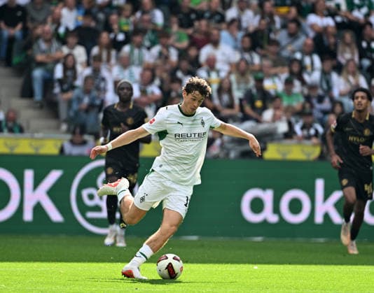 05.09.2026; Moenchengladbach; Fussball, Herren, Saison 2026 2027, Borussia Moenchengladbach vs. SV Elversberg Philipp Sander (Gladbach) DFL regulations prohibit any use of photographs as image sequences and or quasi-video. ista-Borussia-Park Nordrhein-Westfalen Deutschland *** September 5, 2026, Mönchengladbach, Soccer, Men s, 2026–2027 Season, Borussia Mönchengladbach vs. SV Elversberg, Philipp Sander, Gladbach; DFL regulations prohibit any use of photographs as image sequences and or quasi-video content at Borussia Park, North Rhine-Westphalia, Germany