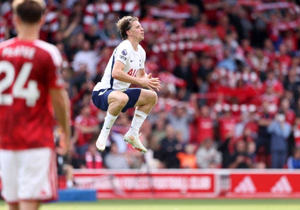Conor Gallagher (TH) at the Nottingham Forest v Tottenham Hotspur, EPL match, at The City Ground, Nottingham, Notts., on 5th September, 2026.  .