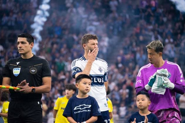 VANCOUVER, CANADA - SEPTEMBER 5: Thomas Muller of Vancouver Whitecaps FC blows a kiss after the national anthems before the Major League Soccer match between Vancouver Whitecaps FC and St Louis City SC at BC Place Stadium on September 5, 2026 in Vancouver, British Columbia, Canada. Copyright: xAmyxElle SPPx Sportspressphoto_SPR224383