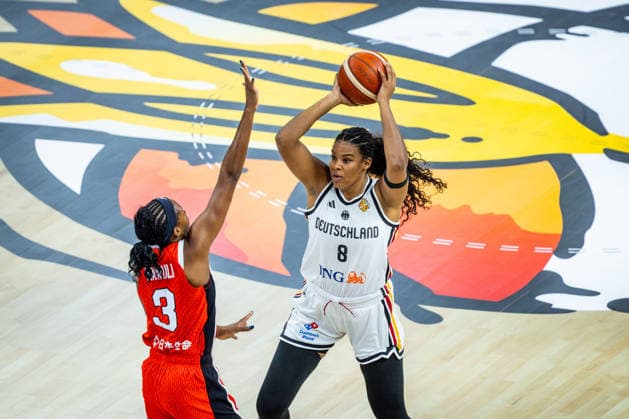 Basketball Berlin 05.09.2026 FIBA Women™s Basketball World Cup Germany 2026 Vorrunde Gruppe Deutschland (GER) - Japan (JPN) Nyara Sabally (Deutschland, No.08) MAWULI Stephanie (Japan, No.03)