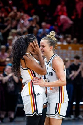 Basketball Berlin 05.09.2026 FIBA Women™s Basketball World Cup Germany 2026 Vorrunde Gruppe Deutschland (GER) - Japan (JPN) Jubel Deutschland nach dem Sieg Frida Bühner (Deutschland, No.20) Marie Gülich (Deutschland, No.21) Gulich Lina Sontag (Deutschland, No.24)