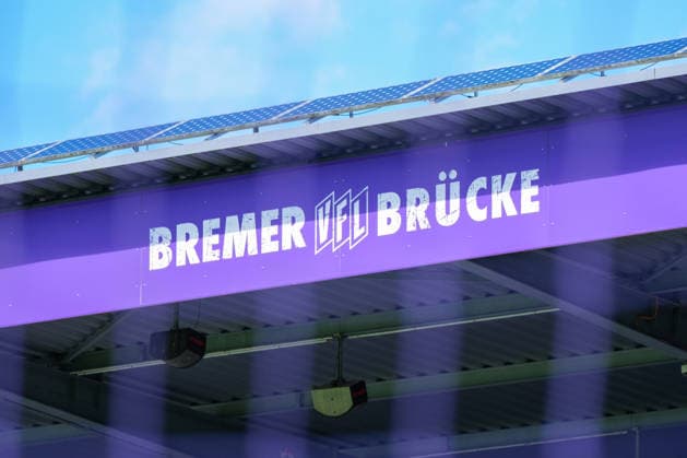 Schriftzug Bremer Brücke, Stadionschild, Solarpanele, Symbolbild, Deutschland: Fussball, 2. Bundesliga, Saison 2026 27, 4. Spieltag, 06.09.2026, VfL Osnabrück vs Eintracht Braunschweig, Stadion Bremer Brücke (Osnabrück, Niedersachsen) *** Bremer Brücke signage, stadium sign, solar panels, symbolic image, German soccer, 2. Bundesliga, 2026–27 season, Matchday 4, September 6, 2026, VfL Osnabrück vs. Eintracht Braunschweig, Bremer Brücke Stadium, Osnabrück, Lower Saxony Copyright: xLeonxFrickx