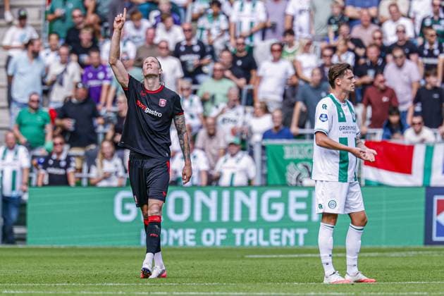 GRONINGEN - Wout Weghorst of FC Twente celebrates his team s second goal during the Eredivisie match between FC Groningen and FC Twente at the Euroborg on September 6, 2026, in Groningen, the Netherlands. MARCEL TER BALS ANP Eredivisie 2026 27 xVIxANPxSportx xMarcelxterxBalsxIVx 567357398 originalFilename: 567357398.jpg