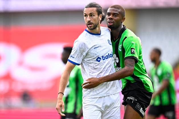 Cercle Brugge v KAA Gent - Jupiler Pro League BRUGGE, BELGIUM - SEPTEMBER 06 : Burgess Christian defender of KAA Gent and Ngoura Steve forward of Cercle Brugge during the Jupiler Pro League match between Cercle Brugge and KAA Gent on September 6, 2026 in Brugge, Belgium, 06 09 2026 Brugge Belgium  Copyright: xTomasxSiskx
