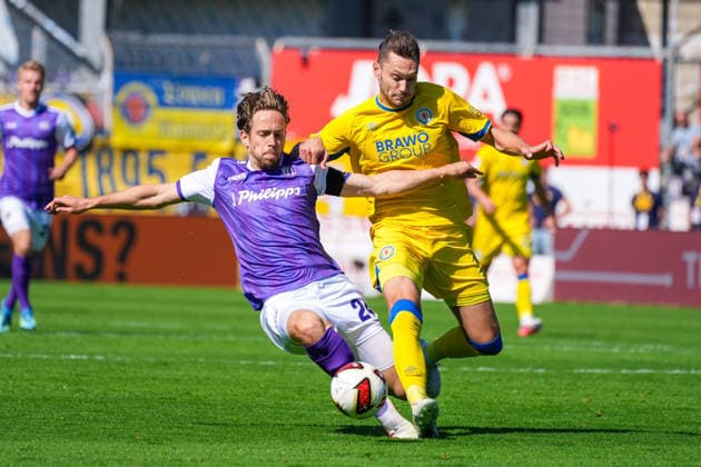 Jannik Müller (VfL Osnabrück, 24), Maximilian Entrup (Eintracht Braunschweig, 9), Zweikampf, Grätsche, Gesichtsausdruck, Emotion, Deutschland: Fussball, 2. Bundesliga, Saison 2026 27, 4. Spieltag, 06.09.2026, VfL Osnabrück vs Eintracht Braunschweig, Stadion Bremer Brücke (Osnabrück, Niedersachsen) *** Jannik Müller, VfL Osnabrück, 24; Maximilian Entrup, Eintracht Braunschweig, 9; tackle, sliding tackle, facial expression, emotion, German soccer, 2. Bundesliga, 2026–27 season, Matchday 4, September 6, 2026, VfL Osnabrück vs. Eintracht Braunschweig, Bremer Brücke Stadium, Osnabrück, Lower Saxony Copyright: xLeonxFrickx