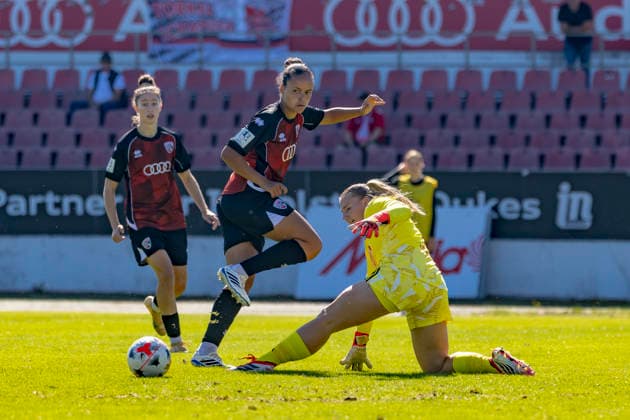 Ingolstadt, Deutschland 06. September 2026: 2. BL Frauen - 2026 2027 - Sp. 5 - FC Ingolstadt 04 gegen 1. FC Köln U20 Im Bild: v. li. im Zweikampf Samantha Stiglmair (FCI) und Annika Dübel Duebel(Köln II) DFL DFB regulations prohibit any use of photographs as image sequences and or quasi-video ESV-Stadion Bayern *** Ingolstadt, Germany, September 6, 2026, 2nd Bundesliga Women 2026–2027, Matchday 5: FC Ingolstadt 04 vs. 1. FC Köln U20. Pictured from left, in a tackle: Samantha Stiglmair (FCI) and Annika Dübel (Köln II). DFL and DFB regulations prohibit any use of photographs as image sequences and or quasi-video. ESV Stadion Bayern Copyright: xFotostandx xSchäferx