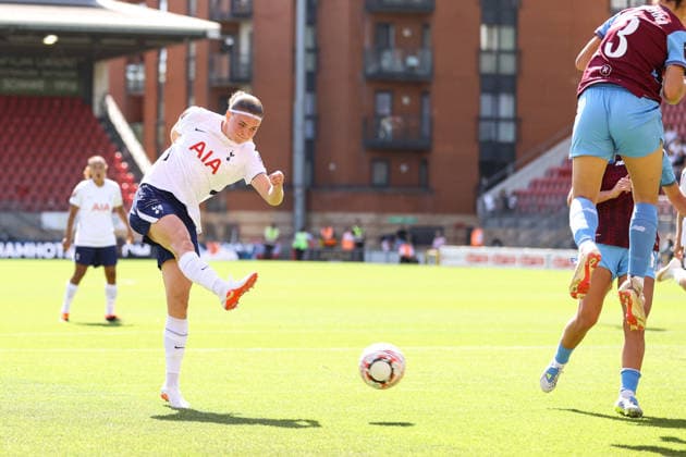 Spurs v West Ham Women 06 September 2026, London - Women s Super League - Tottenham Hotspur v West Ham United - Signe Gaupset of Tottenham Hotspur scores their first goal - Photo: Jacques Feeney Offside. London UK Copyright: xJacquesxFeeneyx xOffsidexOffside