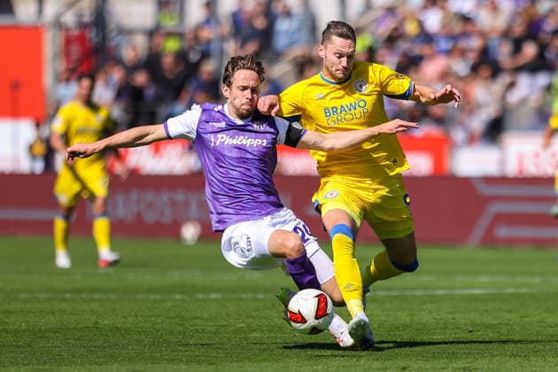 2026.09.06, xkwix, Fußball, 2.Liga, VfL Osnabrück - Eintracht Braunschweig, Stadion an der Bremer Brücke, 4.Spieltag, Saison 2026 2027: Jannik Mueller (VfL Osnabrueck 24) im Zweikampf gegen Maximilian Entrup (Eintracht Braunschweig 9) DFB regulations prohibit any use of photographs as image sequences and or quasi-video. Photo: xKamilxWilkowskixPressefotoKochx Niedersachsen Deutschland *** September 6, 2026, xkwix, Soccer, 2nd Division, VfL Osnabrück vs. Eintracht Braunschweig, Stadion an der Bremer Brücke, Matchday 4, 2026–2027 season: Jannik Mueller (VfL Osnabrück) No. 24 in a tackle against Maximilian Entrup (Eintracht Braunschweig) No. 9. DFB regulations prohibit any use of photographs as image sequences and or quasi-video. Photo: xKamilxWilkowskixPressefotoKochx Lower, Germany