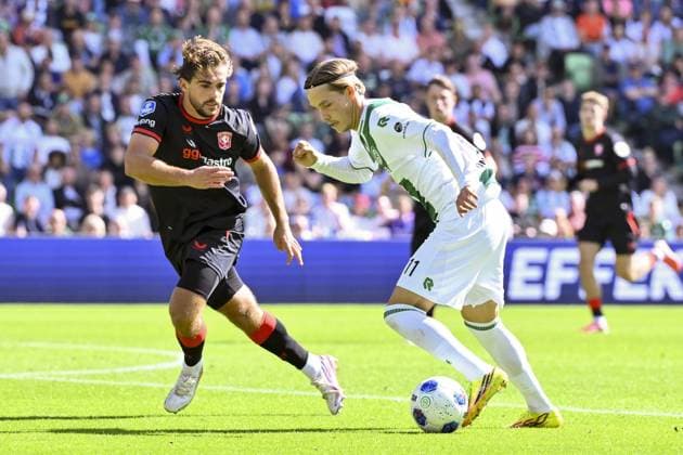 GRONINGEN - (lr) Bart van Rooij of FC Twente and Jacob Ondrejka of FC Groningen during the Dutch Eredivisie match between FC Groningen and FC Twente at the Euroborg stadium on September 6, 2026 in Groningen, the Netherlands. COR LASKER ANP Eredivisie 2026 27 xVIxANPxSportx xxANPxIVx 567362558 originalFilename: 567362558.jpg