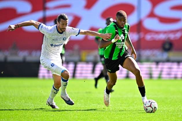 Cercle Brugge v KAA Gent - Jupiler Pro League BRUGGE, BELGIUM - SEPTEMBER 06 : Burgess Christian defender of KAA Gent and Ngoura Steve forward of Cercle Brugge during the Jupiler Pro League match between Cercle Brugge and KAA Gent on September 6, 2026 in Brugge, Belgium, 06 09 2026 Brugge Belgium  Copyright: xTomasxSiskx