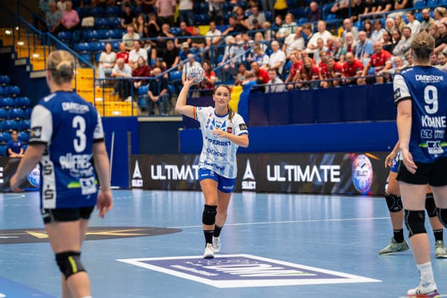 HSG Blomberg-Lippe (GER) vs. Gloria Bistrita (ROM), Handball, EHF Champions League Women, Gruppenphase, 6.9.2026, Saision 2026 2027, Lemgo Larissa Nuesser (Gloria Bistrita, 09) beim Spielaufbau Lemgo Phoenix Contact Arena Deutschland