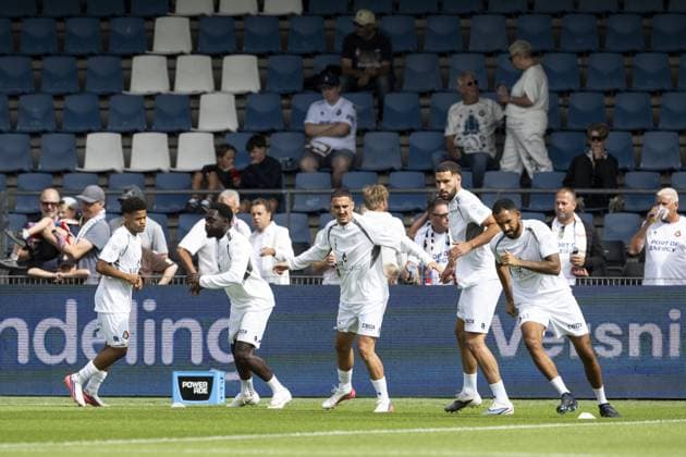 VELSEN - Telstar players during the warm-up ahead of the Dutch Eredivisie match between Telstar and Cambuur at the BUKO Stadium on September 6, 2026, in Velsen, the Netherlands. OLAF KRAAK ANP Eredivisie 2026 27 xVIxANPxSportx xxANPxIVx 567363899 originalFilename: 567363899.jpg