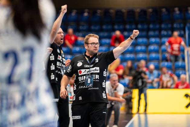 HSG Blomberg-Lippe (GER) vs. Gloria Bistrita (ROM), Handball, EHF Champions League Women, Gruppenphase, 6.9.2026, Saision 2026 2027, Lemgo Steffen Birkner (HSG Blomberg-Lippe, Trainer) jubelt Lemgo Phoenix Contact Arena Deutschland