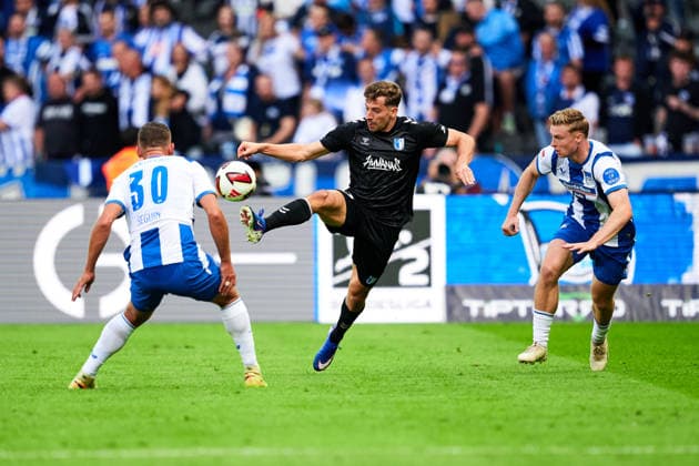 Paul Seguin (Hertha BSC, 30), Alexander Nollenberger (1. FC Magdeburg, 17), Julian Eitschberger (Hertha BSC, 02), GER, Hertha BSC vs. 1. FC Magdeburg, 2. Bundesliga, Saison 2026 2027, 04. Spieltag, 06.09.2026 (DFL REGULATIONS PROHIBIT ANY USE OF PHOTOGRAPHS AS IMAGE SEQUENCES AND OR QUASI - VIDEO). GER, Hertha BSC vs. 1. FC Magdeburg, 2. Bundesliga, Saison 2026 2027, 04. Spieltag, 06.09.2026 Berlin *** Paul Seguin, Hertha BSC, 30, Alexander Nollenberger, 1 FC Magdeburg, 17, Julian Eitschberger, Hertha BSC, 02, GER, Hertha BSC vs. 1 FC Magdeburg, 2. Bundesliga, 2026–2027 season, Matchday 04, September 6, 2026 DFL regulations prohibit any use of photographs as image sequences and or quasi-video GER, Hertha BSC vs. 1 FC Magdeburg, 2. Bundesliga, 2026–2027 season, Matchday 4, September 6, 2026, Berlin Copyright: xClaudiusxRauch,xEibner-Pressefotox xClaudiusxRauchx EP_CRH