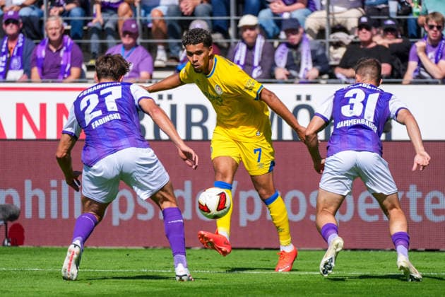 Yann Sturm (Eintracht Braunschweig, 7), Robin Fabinski (VfL Osnabrück, 27), Patrick Kammerbauer (VfL Osnabrück, 31), Deutschland: Fussball, 2. Bundesliga, Saison 2026 27, 4. Spieltag, 06.09.2026, VfL Osnabrück vs Eintracht Braunschweig, Stadion Bremer Brücke (Osnabrück, Niedersachsen) *** Yann Sturm, Eintracht Braunschweig, 7; Robin Fabinski, VfL Osnabrück, 27; Patrick Kammerbauer, VfL Osnabrück, 31; German Soccer, 2. Bundesliga, 2026–27 Season, Matchday 4, September 6, 2026, VfL Osnabrück vs. Eintracht Braunschweig, Bremer Brücke Stadium, Osnabrück, Lower Saxony Copyright: xLeonxFrickx